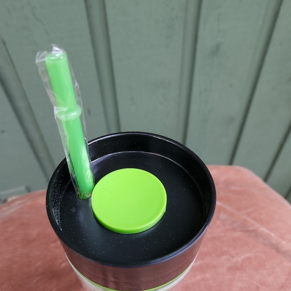 CHEVROLET Tumbler with Matching Straw BRAND NEW - Picture 2 of 3